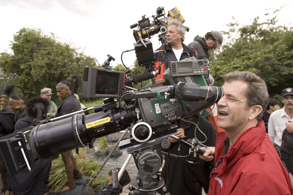 mel-gibson-directing.jpg