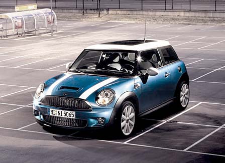 mini_cooper_night_h325.jpg